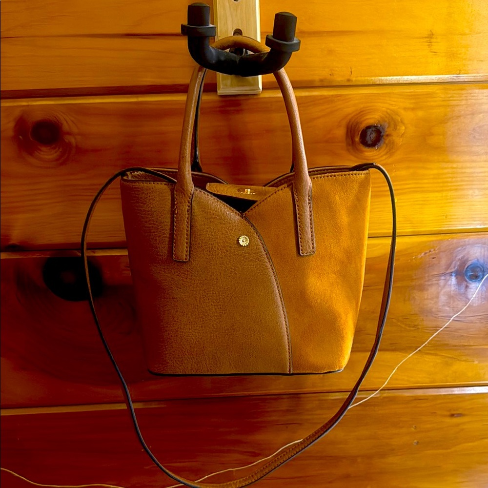 Elegant Tan Leather Tote Bag